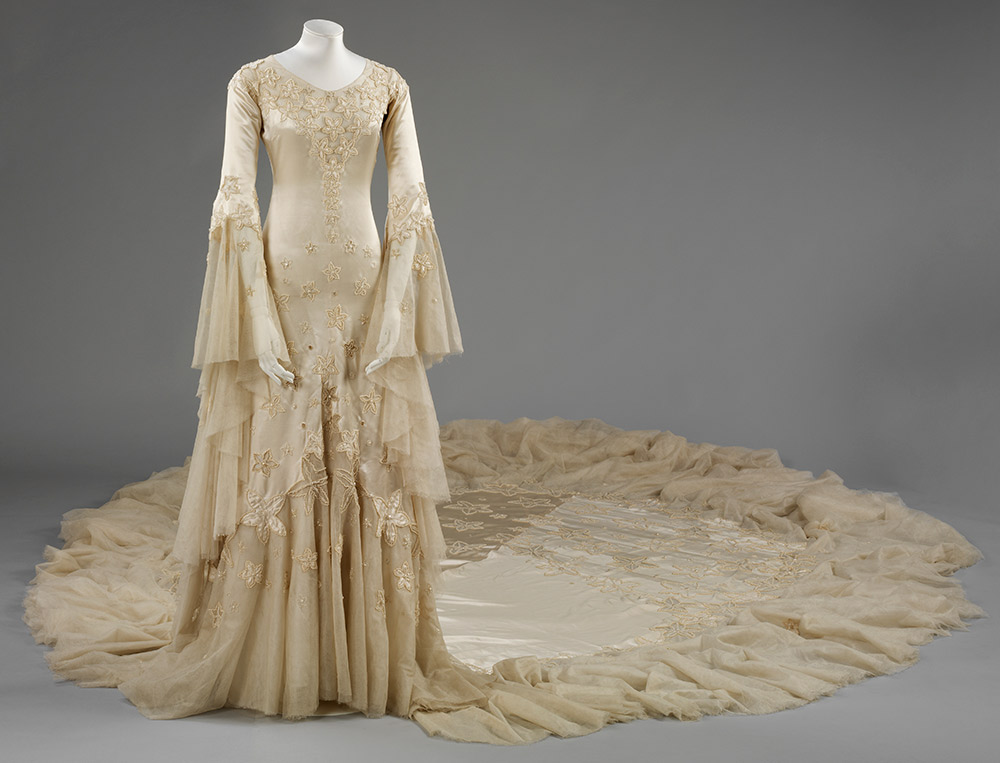 1800's wedding dress