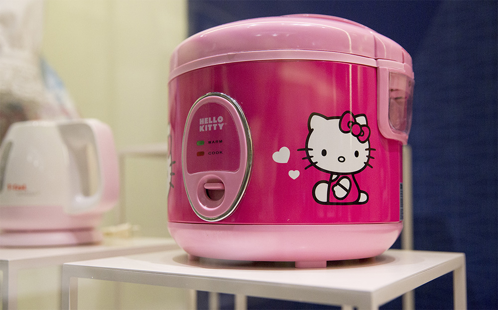 Pinky 𓆩♡𓆪 on X: hello kitty rice cooker