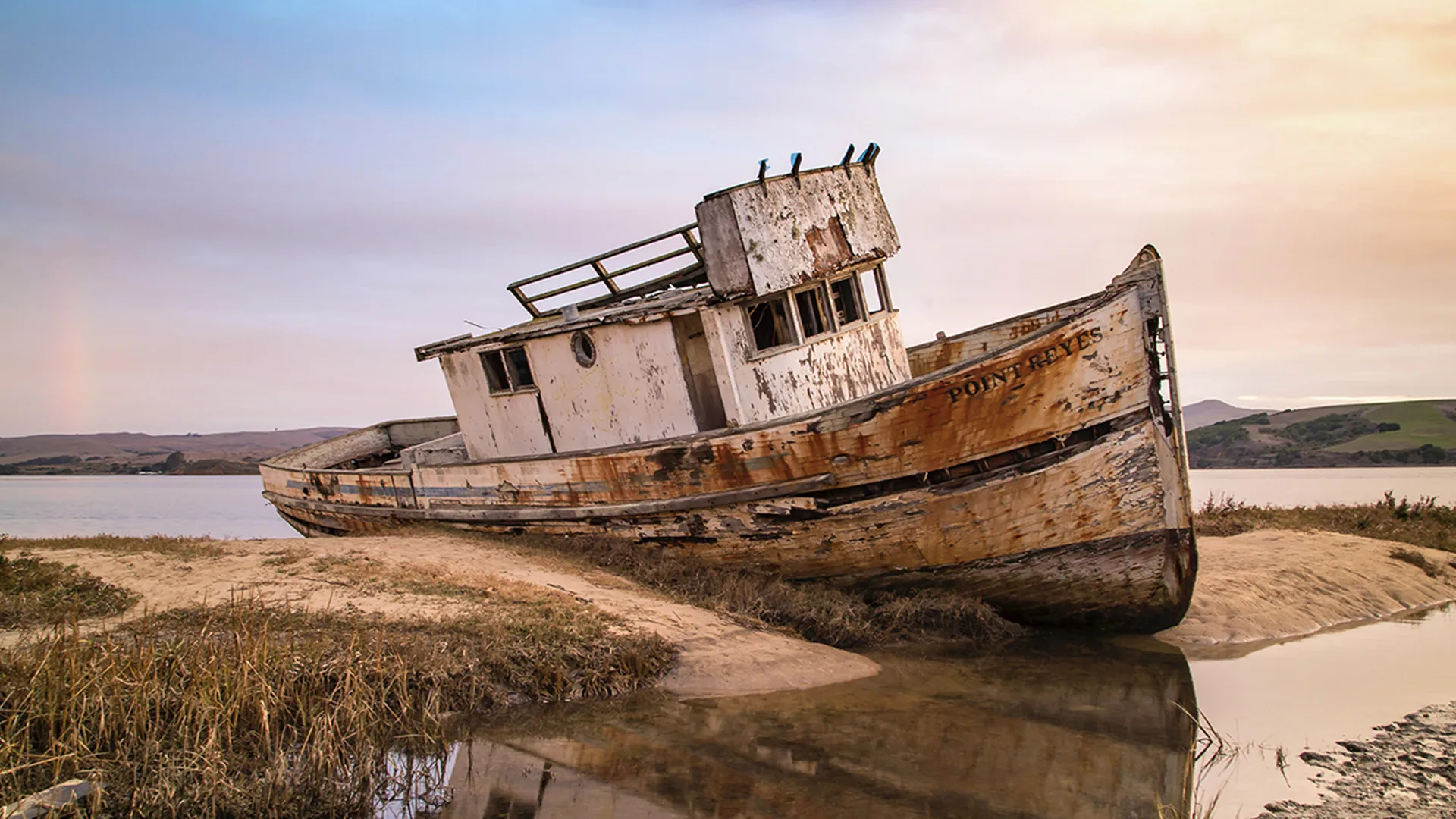 A shipwrecked boat